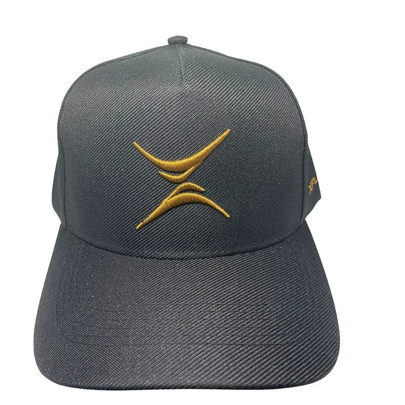 Boné Xfloat Liso fechado Aba Curva Top cor preto dourado